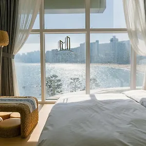 2* Hotel De Homme